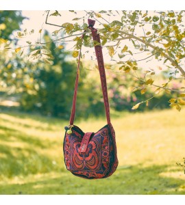 Unique red bird pattern crossbody bag