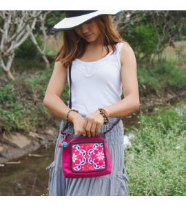 Rose red vintage embroidered shoulder bag